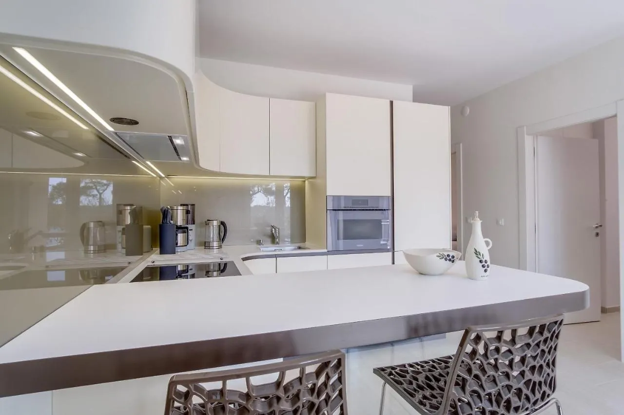 Exclusive Apartments Milahomes By The Sea, Boot Mooring And Private Parking Mali Lošinj