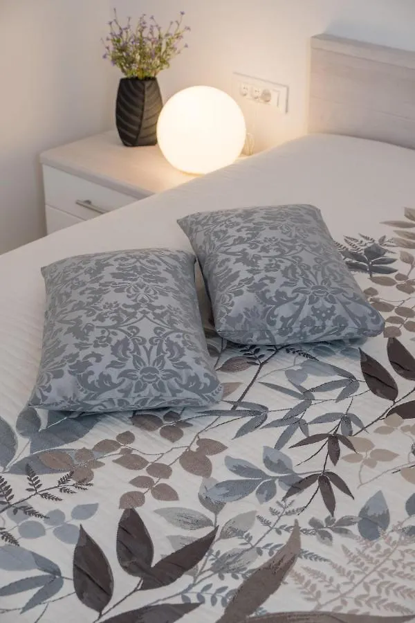 Exclusive Apartments Milahomes By The Sea, Boot Mooring And Private Parking Mali Lošinj 0*,
