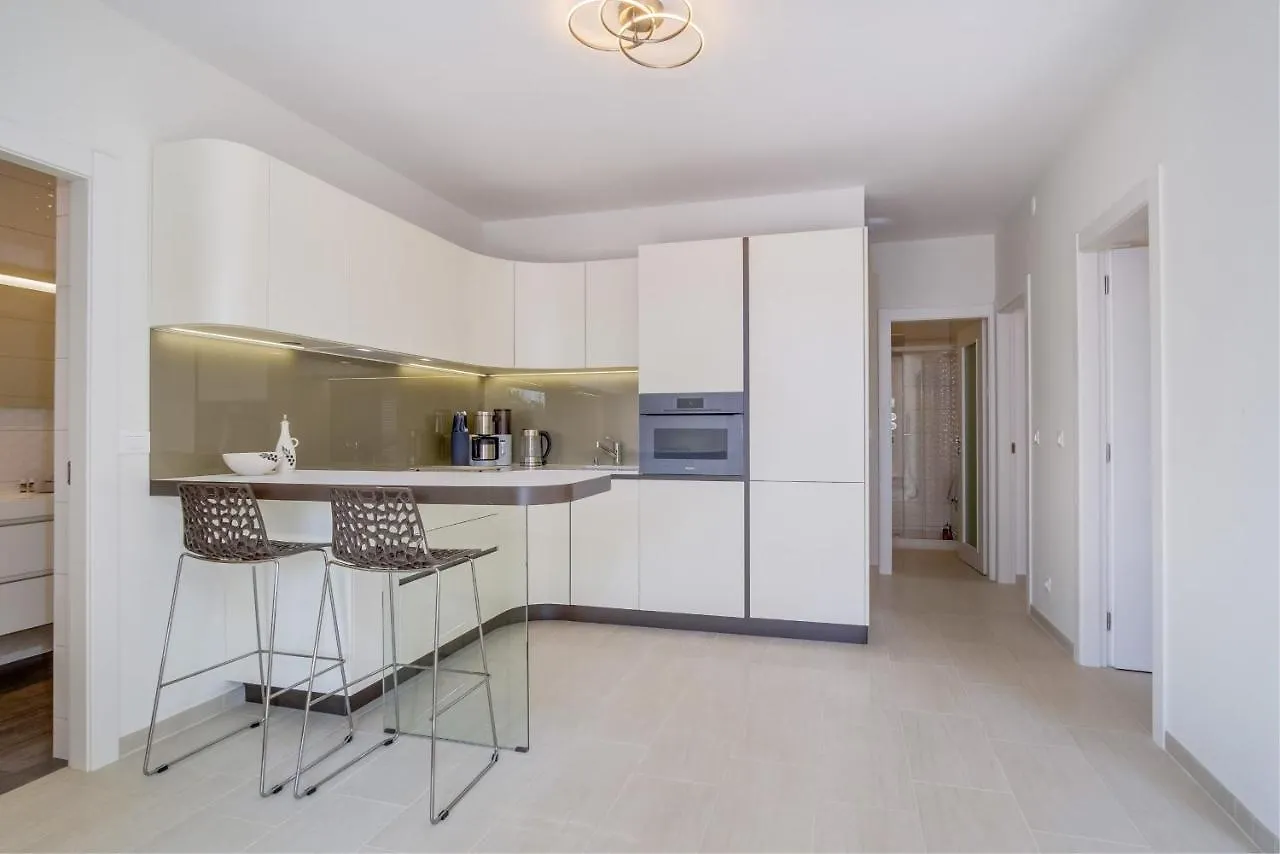 Exclusive Apartments Milahomes By The Sea, Boot Mooring And Private Parking Mali Lošinj 0*,