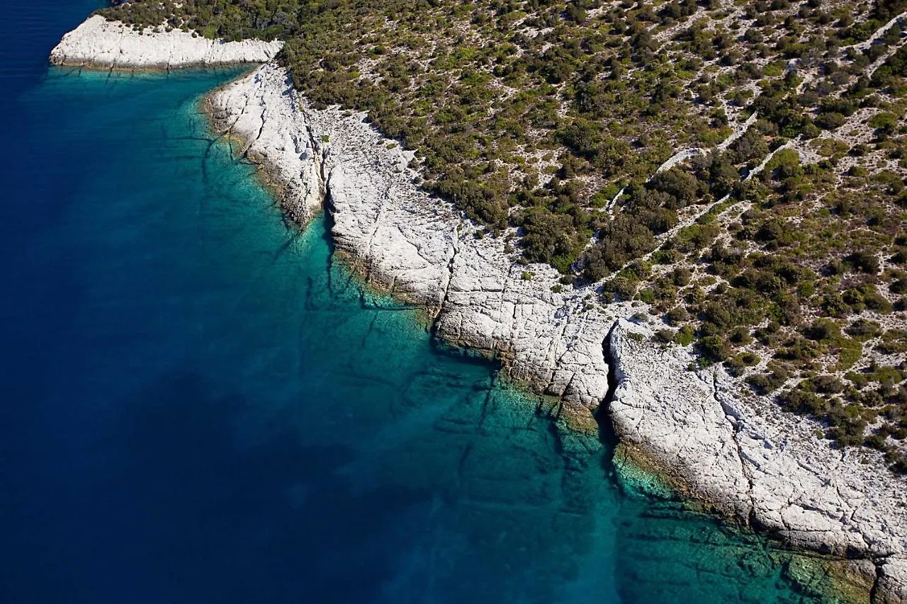 Exclusive Apartments Milahomes By The Sea, Boot Mooring And Private Parking Mali Lošinj 0*,  Croacia