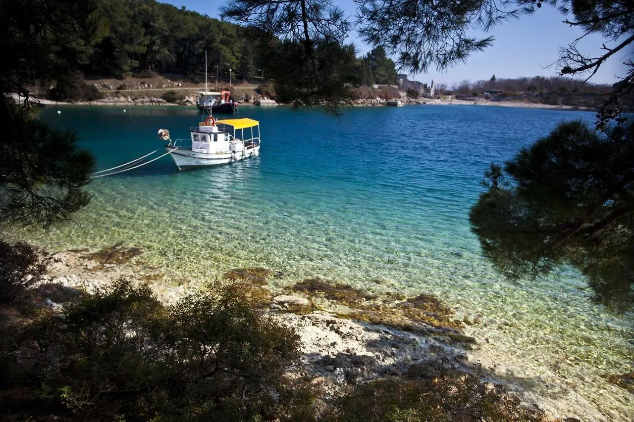 Exclusive Apartments Milahomes By The Sea, Boot Mooring And Private Parking Mali Lošinj