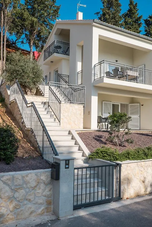 Exclusive Apartments Milahomes By The Sea, Boot Mooring And Private Parking Mali Lošinj