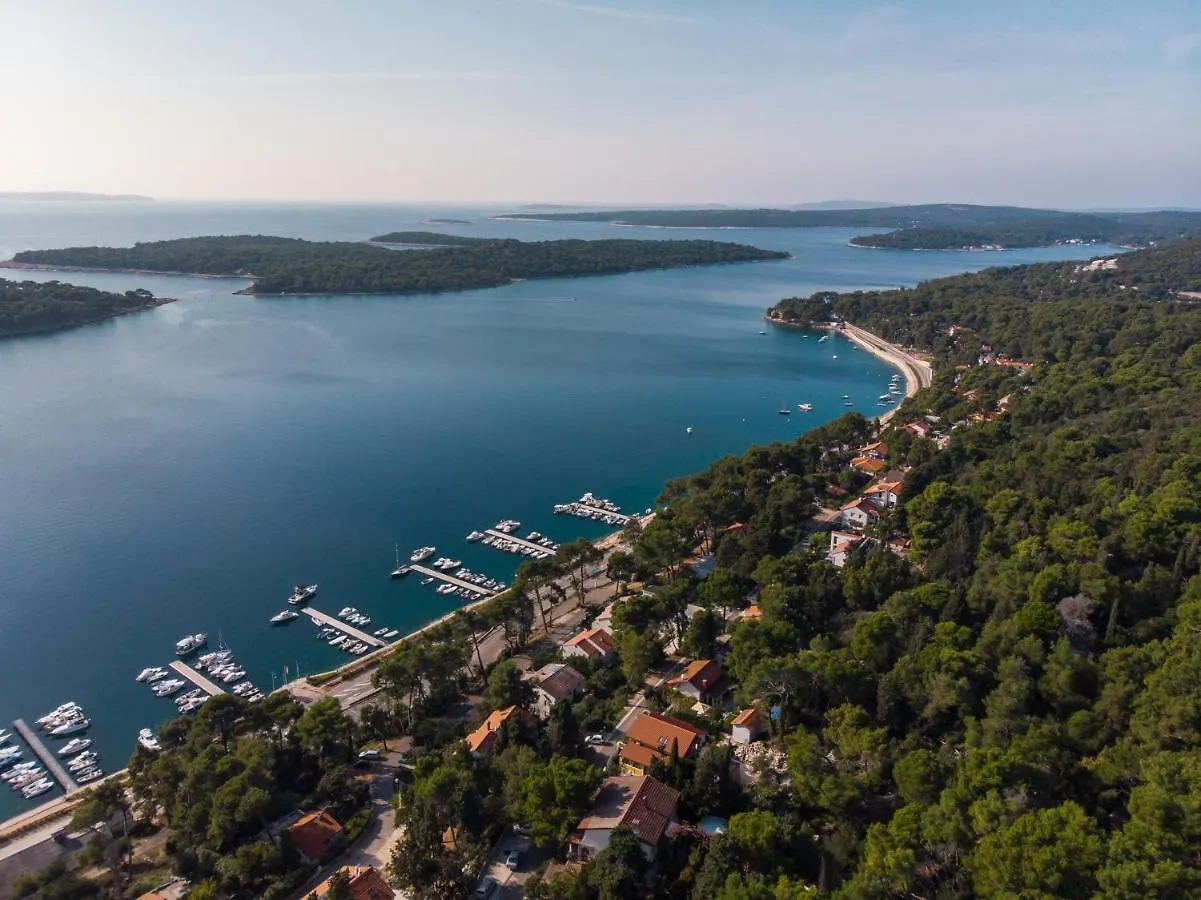 Exclusive Apartments Milahomes By The Sea, Boot Mooring And Private Parking Mali Lošinj