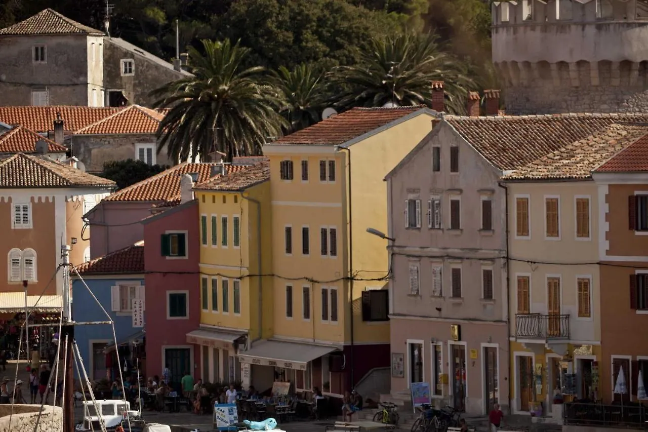 Exclusive Apartments Milahomes By The Sea, Boot Mooring And Private Parking Mali Lošinj 0*,  Croacia